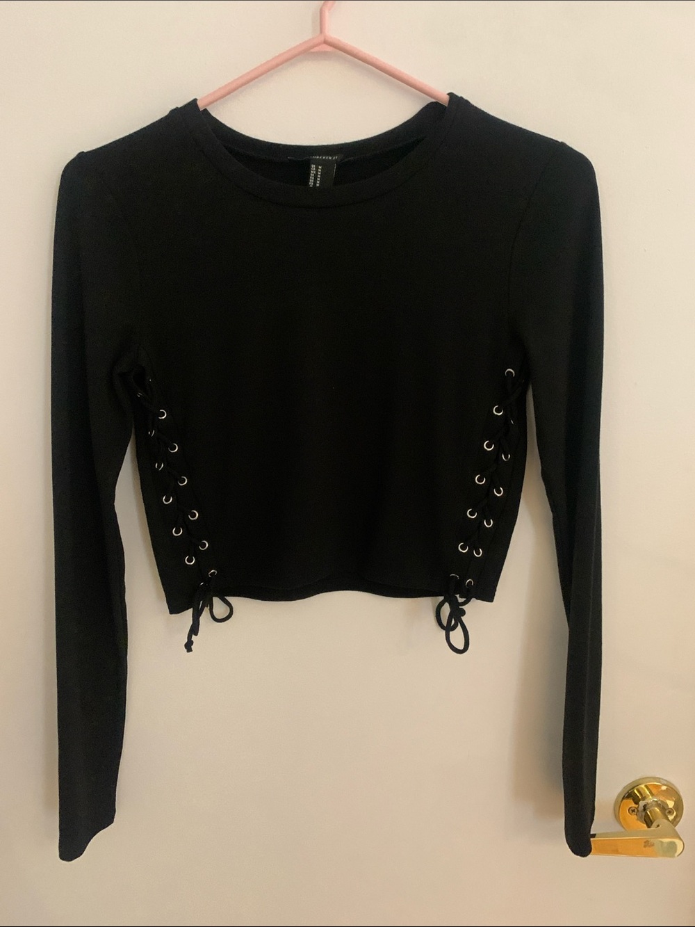 [M] F21 Long Sleeve Lace-Up Crop Top